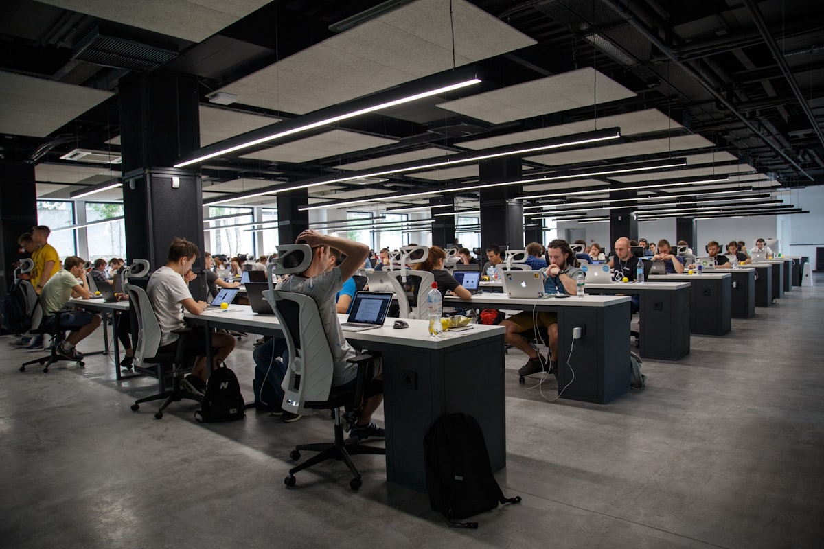 如何监控 Cloudflare Workers 免费额度？2026最新基于 Telegram 自动化日报与告警通知避坑指南